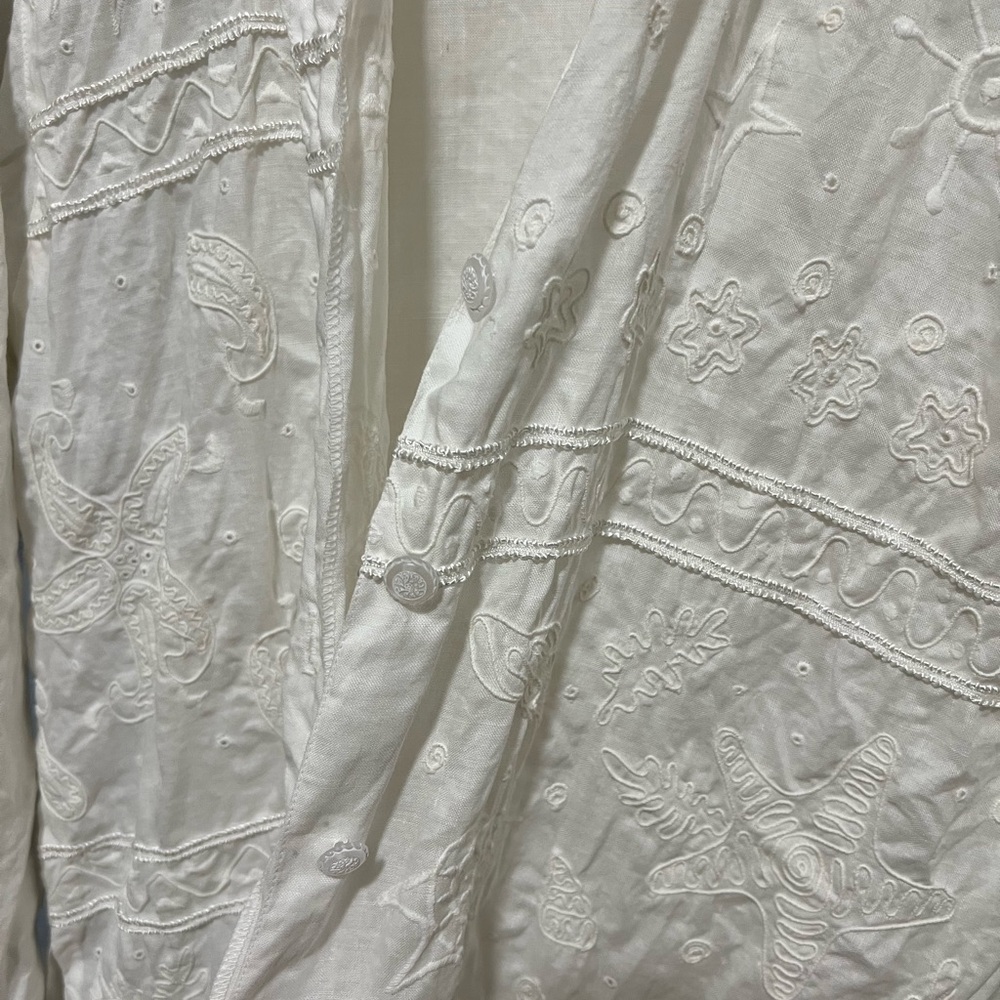 Elegant White Button Down Shirt - Picture 5 of 8